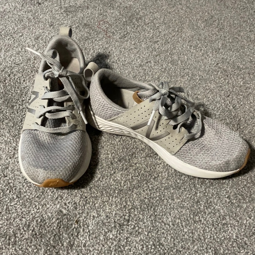 New Balance tennis shoes